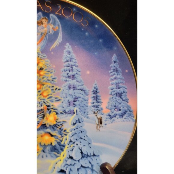 Vintage Avon Porcelain Collector's Plate "Angel Lights" - Picture 5 of 10